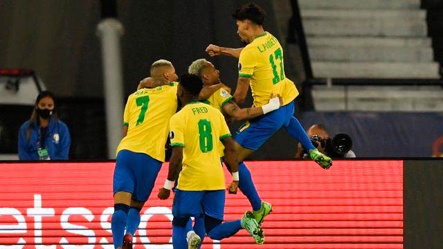 帕奎塔上场就进球 热苏斯染红 10人巴西守住1比0